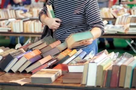 نمایشگاه کتاب آثار شهید مطهری در کاشمر گشایش یافت